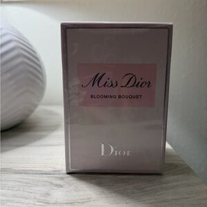 Dior Miss Dior Blooming Bouquet in Soft Pink